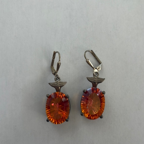 gorgeous Orange gemstone Earrings whale tail design - Picture 3 of 6